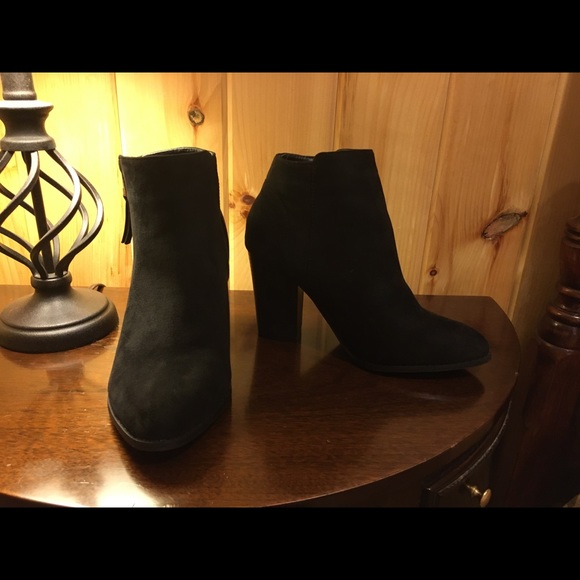 Free Reign Ankle Boots - Picture 6 of 7